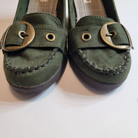 American Eagle Wedge Shoes, Women 6.5, Green Suede w/Buckle, 3" Wedge, EUC - Picture 7 of 13